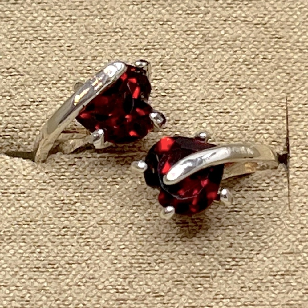 JTV Silver Garnet Double Heart Shaped Ring